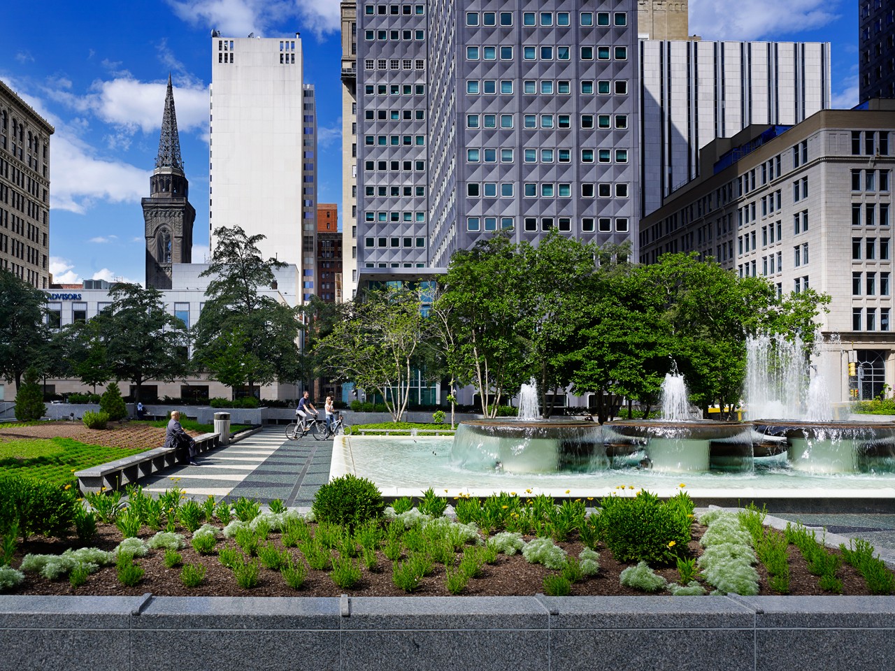 Mellon Square view from bench with plantings H (c Ed Massery